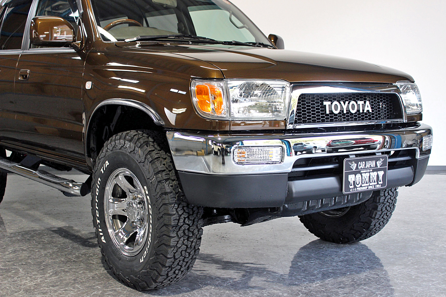 Hilux surf narrow style brown body